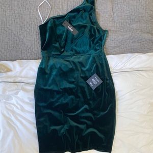 Lulus Candlelit emerald velvet one shoulder dress